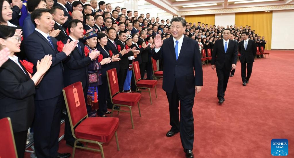Xi se reúne con representantes para reunión sobre trabajo relacionado con manejo de quejas públicas