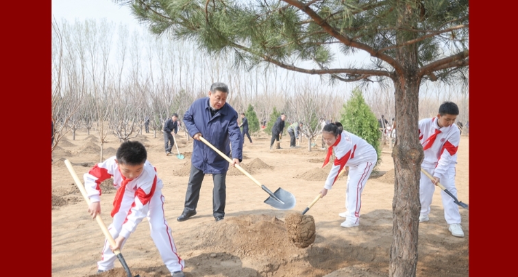 Xi planta árboles en Beijing, instando a esfuerzos nacionales de forestación para una China hermosa