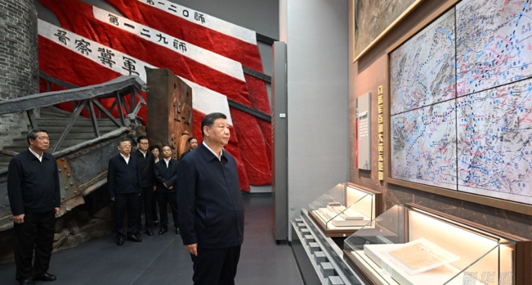 Xi rinde homenaje a mártires de guerra de resistencia contra agresión japonesa